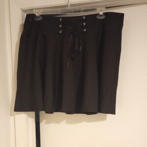 Elegant Black Lace-Up Plus Size Mini Skirt